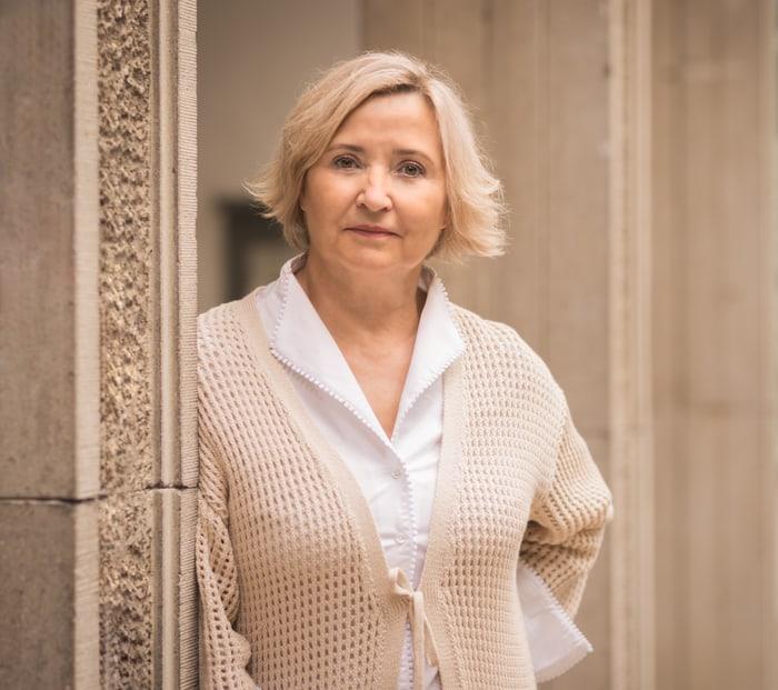 Sabine Liebe, professionelle Beziehungscoachin, lächelt freundlich